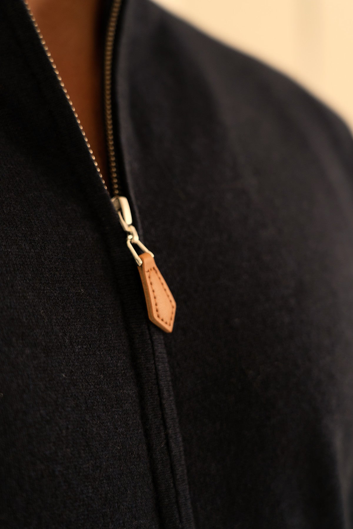Strickjacke mit Reißverschluss Schwarz