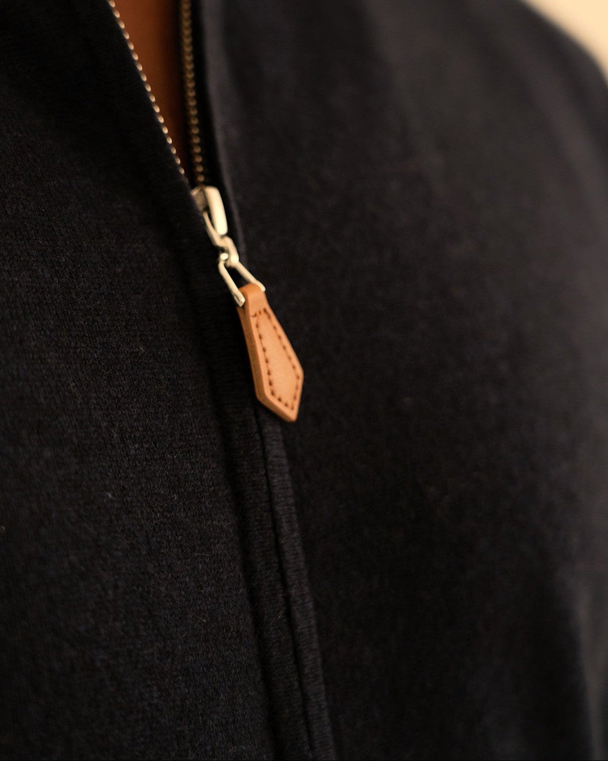 Strickjacke mit Reißverschluss Schwarz