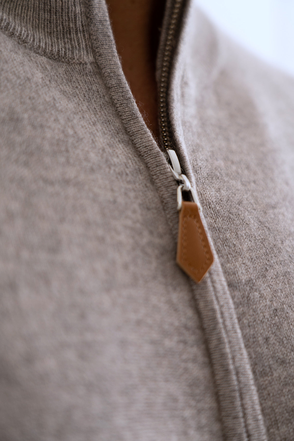 Strickjacke mit Reißverschluss Grau