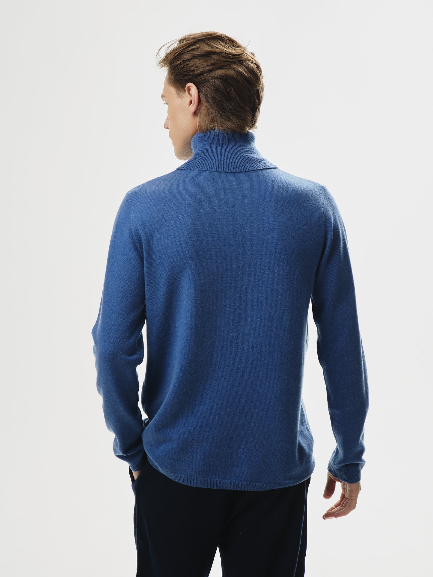 Essentials Rollkragen Azurblau