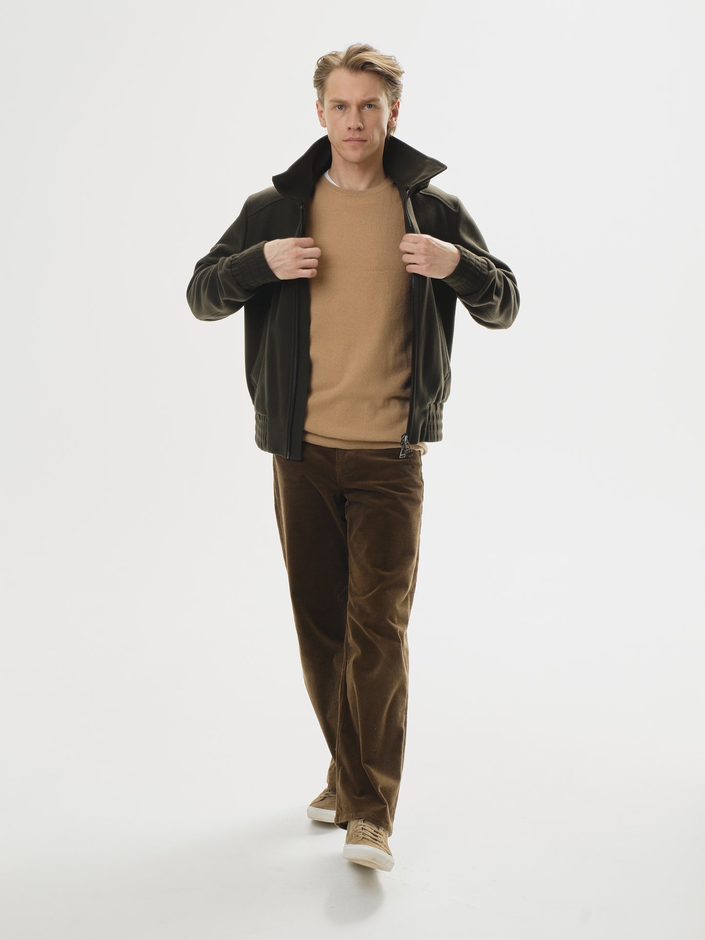 Essentials Rundhals Sand