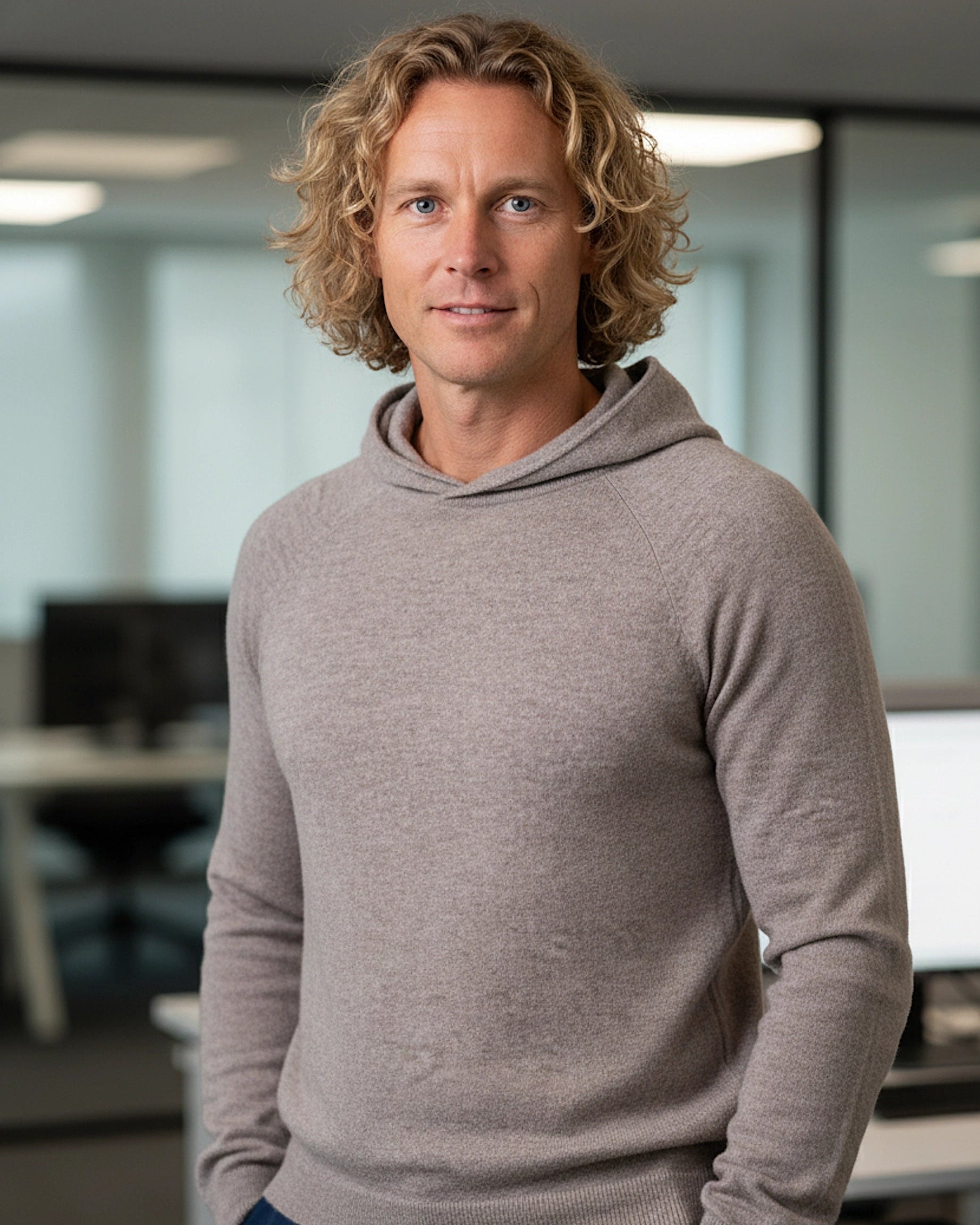 Mann im Kaschmir Athletic Hoodie Taupe