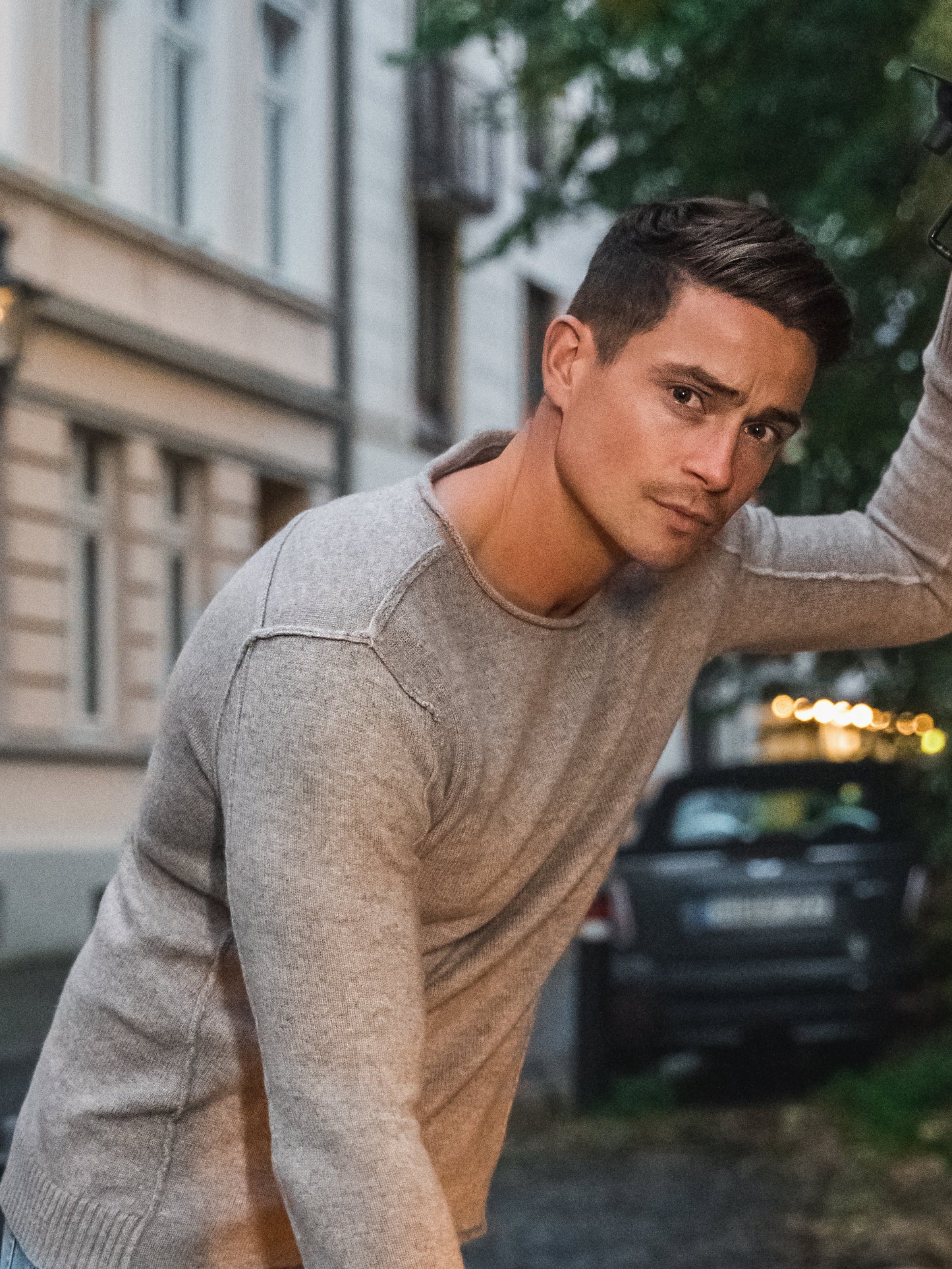 Premium Rundhals Taupe