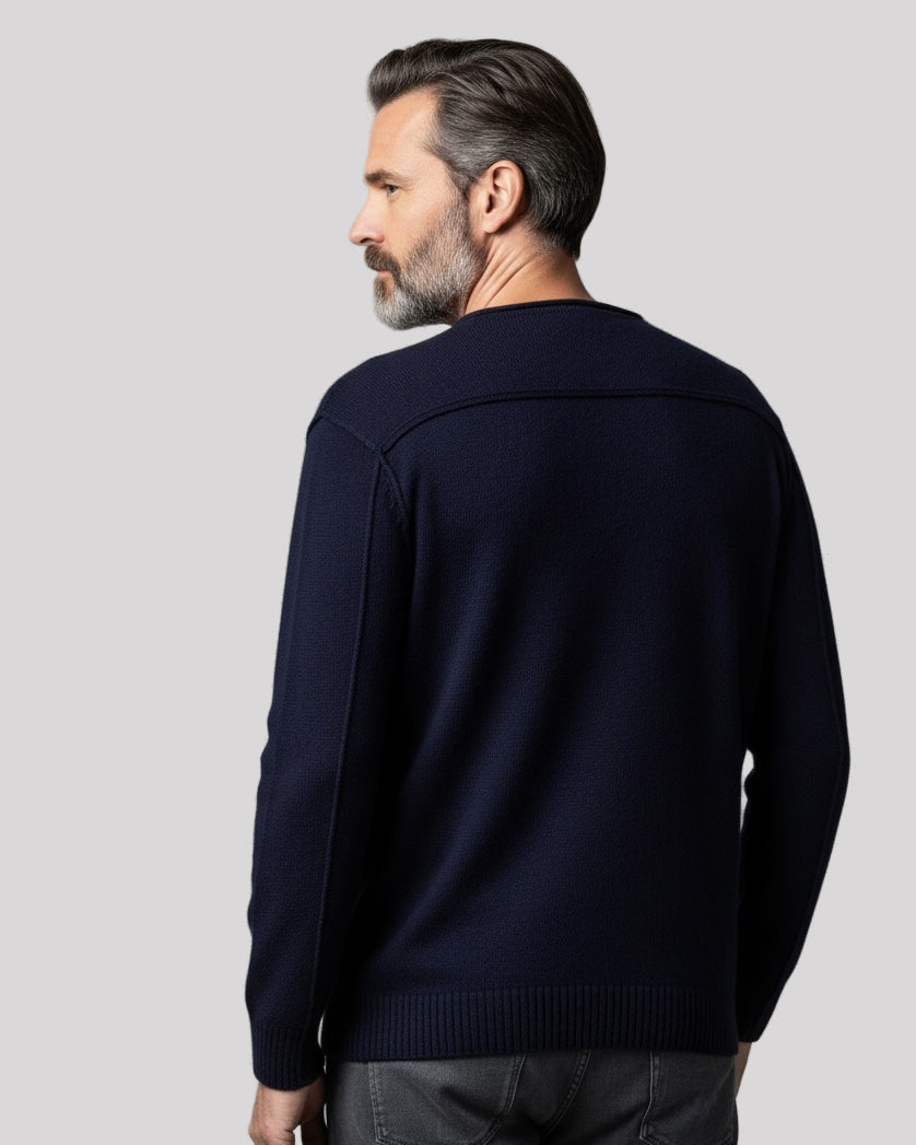 Kaschmir Premium Rundhals in Marineblau von Hinten