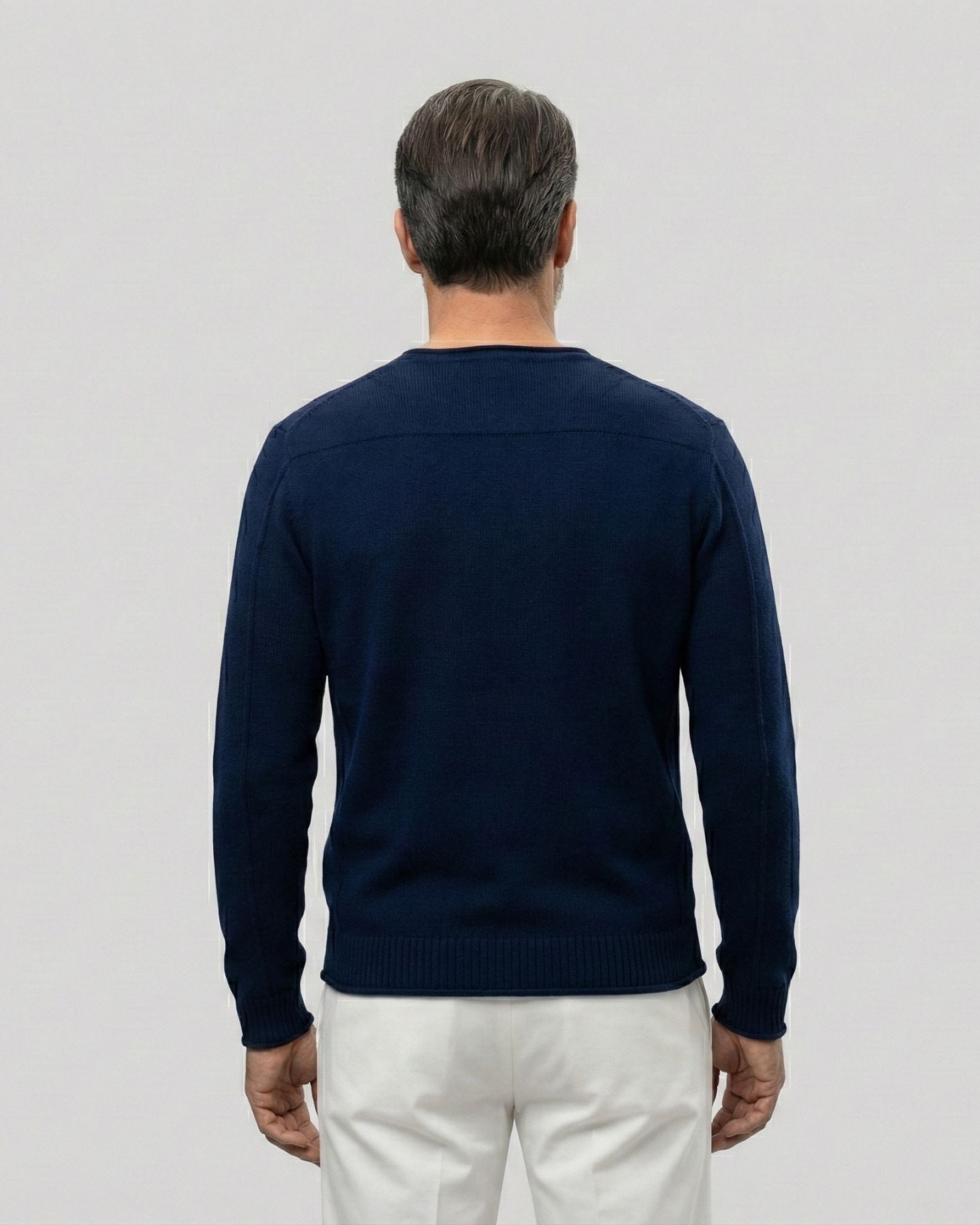Herren Kaschmirpullover Rundhals in Marineblau – Rückenansicht und Schnitt – Cashmere Brothers