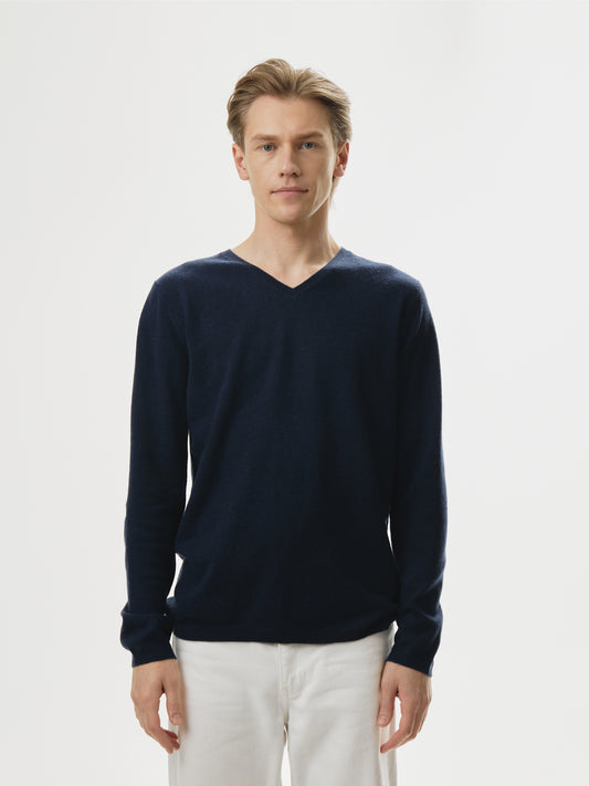 Essentials V-Ausschnitt Marineblau