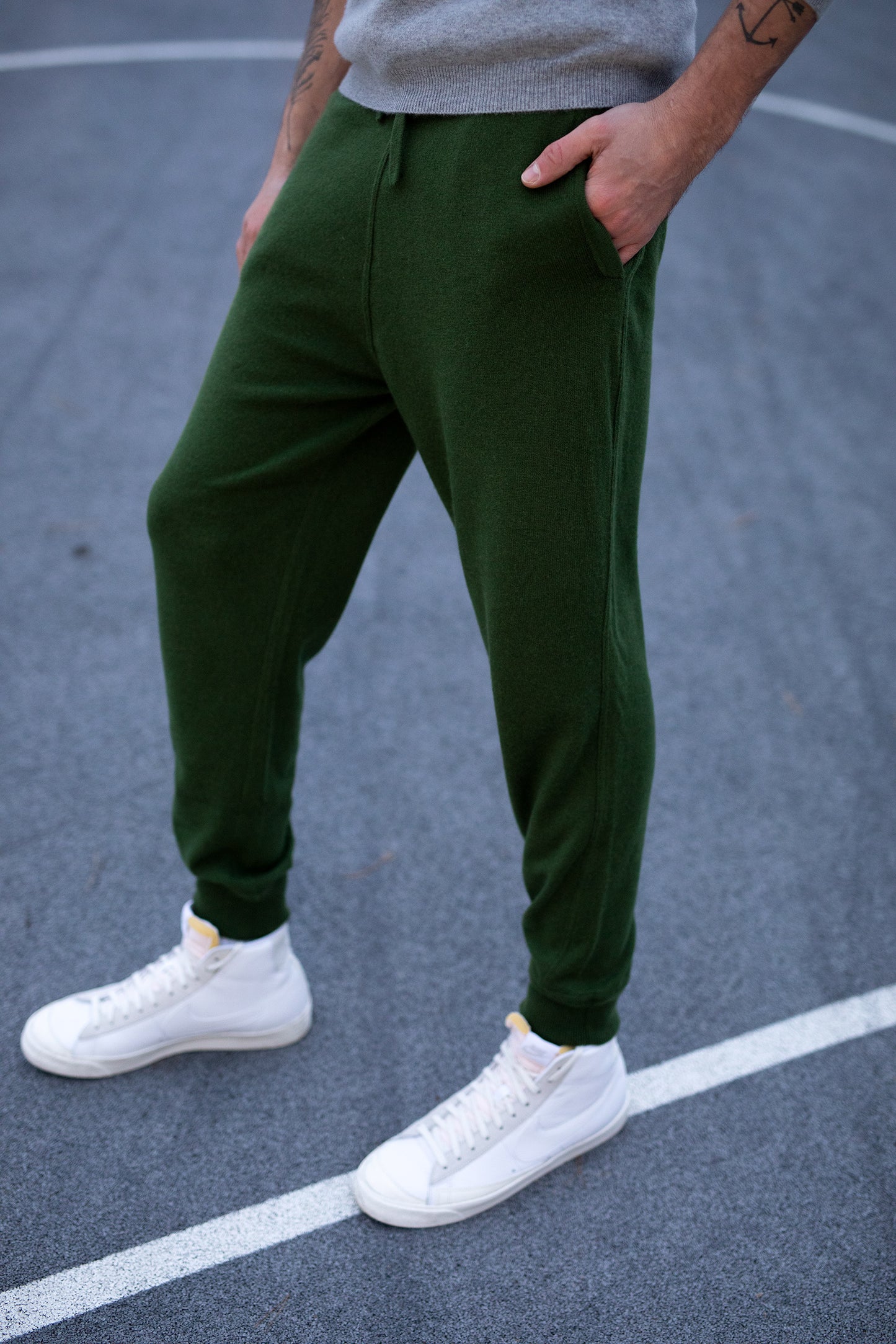 Premium Cashmere Sweatpants - military green